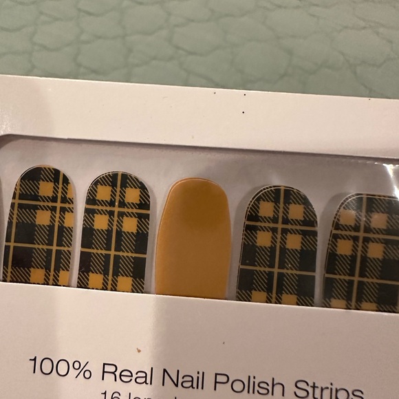 Set of 3 Color Street Plaid, Marble, and Glitter Nail Strips - Picture 4 of 5